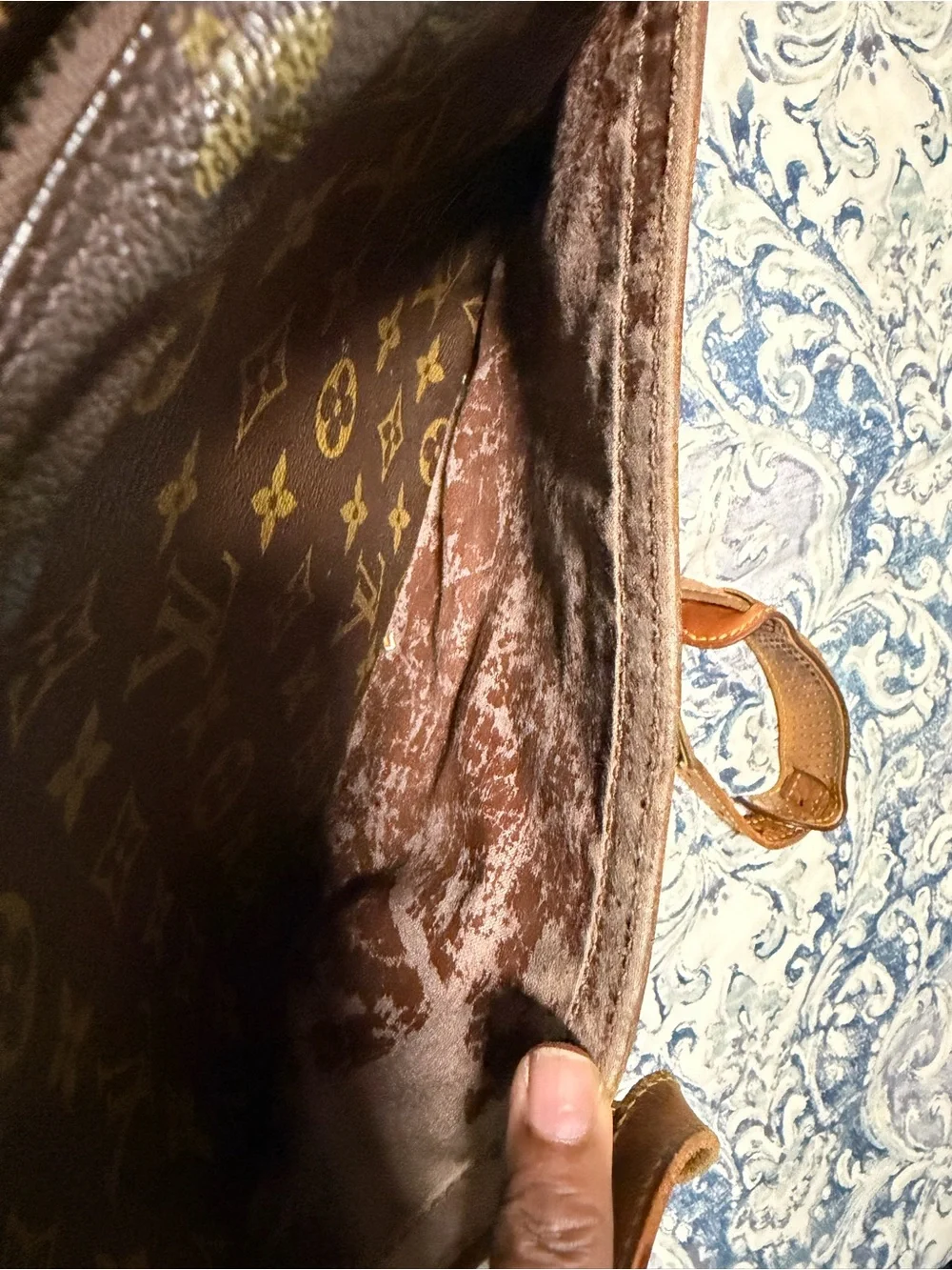 Vintage Louis Vuitton Jeune Fille GM Monogram Crossbody Bag•M1874